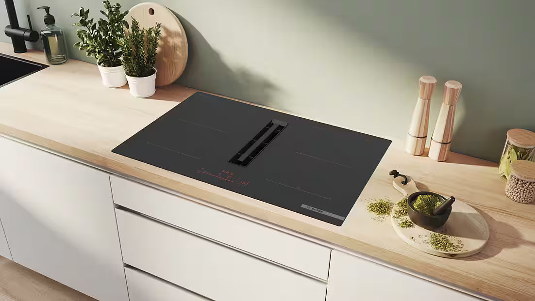 BOSCH Serie 6 PVQ811H26E – Induktionskochfeld mit integriertem Dunstabzug